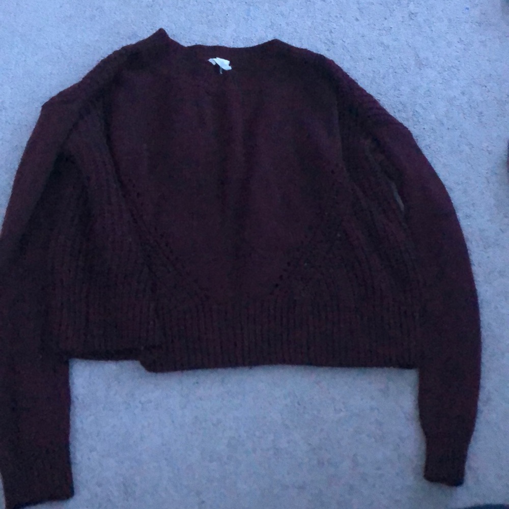 maroon sweater